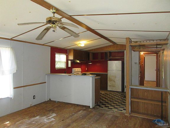4th image of 1574 Tommy St