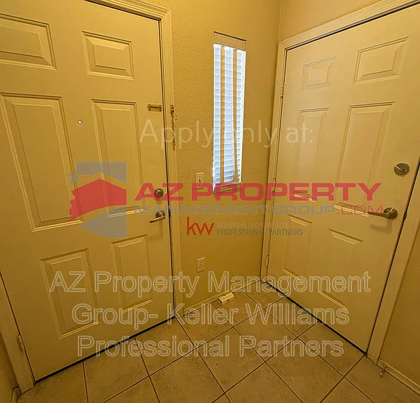 7401 W Arrowhead Clubhouse Dr — Photo 3