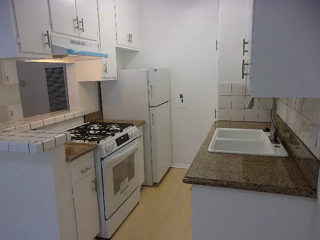 1 bed, 650 sqft, $2,020 — Photo 3
