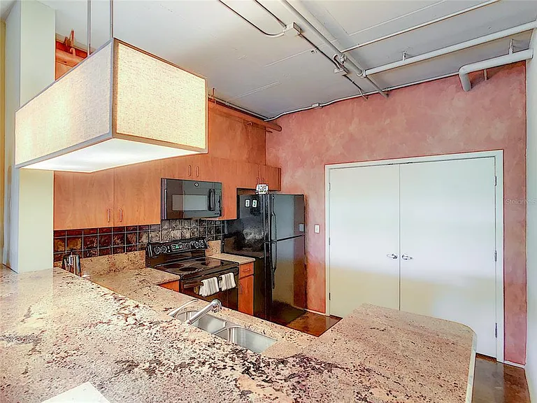 10 N Summerlin Ave #30 — Photo 24