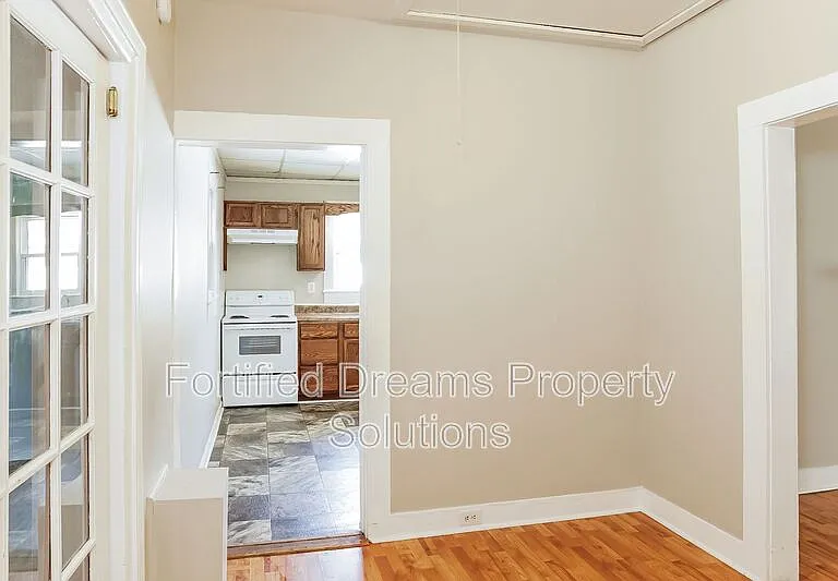 842 Efird St — Photo 5