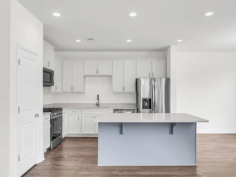 335 Chapman Cir — Photo 13