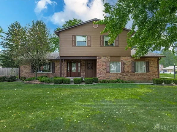 1951 Scotch Pine Dr, Dayton, OH 45432