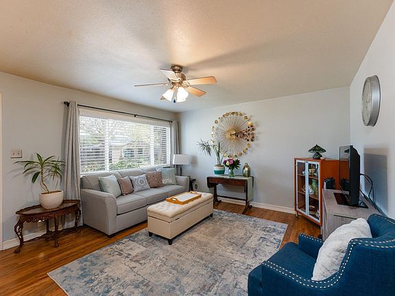 5th image of 604 McPeak St