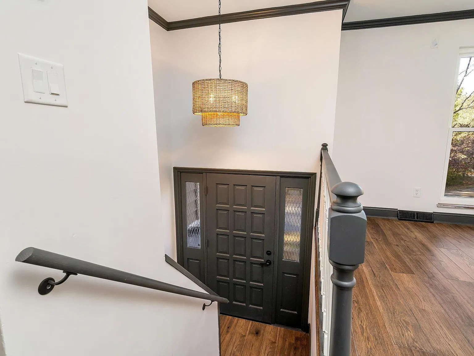 3 bed, 2100 sqft, $2,750 — Photo 2