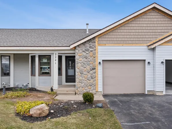 2241 Southgate Dr SE #82, Grand Rapids, MI 49508