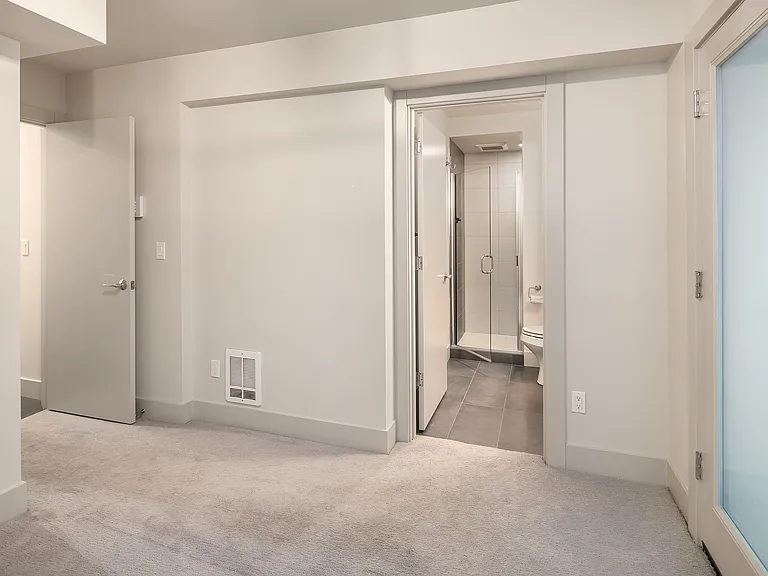 410 W Fulton St — Photo 13