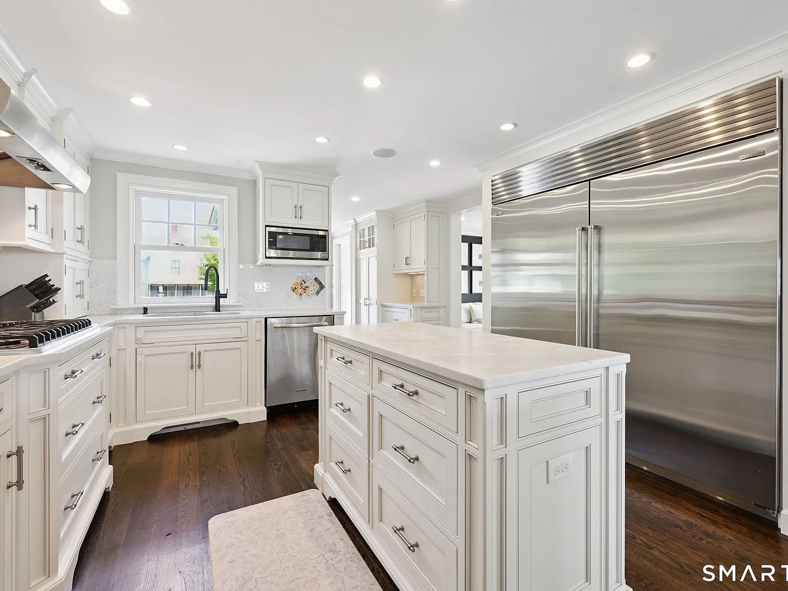 5 bed, 4.5 bath, 3697 sqft, $35,000 — Photo 4