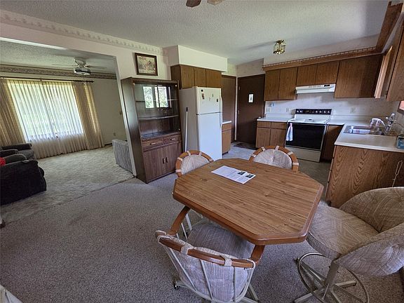 4th image of 2030 E Leland Ave