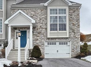 790 Oak Leaf Ln, Harrisburg, PA 17111