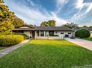 614 Fawndale Ln, Windcrest, TX 78239