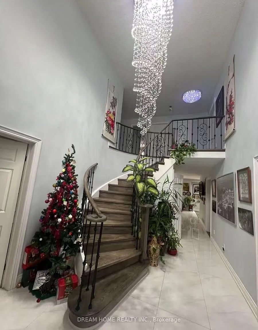 2 bed, $1,690 — Photo 2