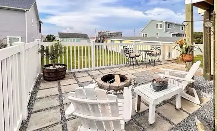 205 Barefoot Ln #C — Photo 17