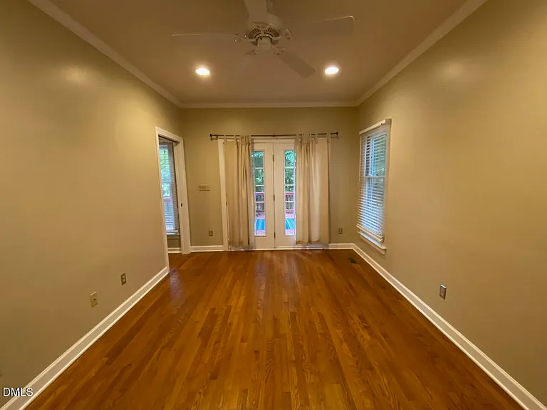1012 Sturbridge Dr — Photo 13