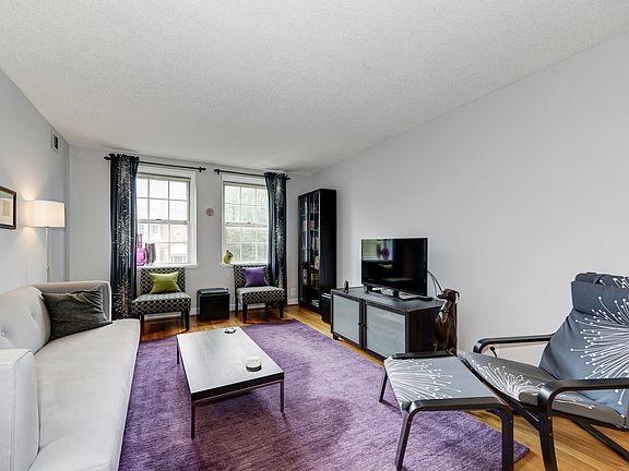 4th image of 3047 S Buchanan St APT B2