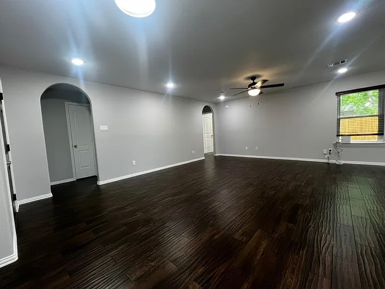 25314 Laurel Green St — Photo 9