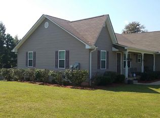 40 Hawthorne Dr, Cleveland, GA 30528