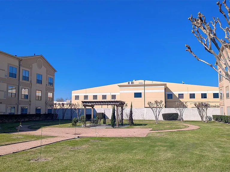 6611 W Sam Houston Pkwy S #2G — Photo 16