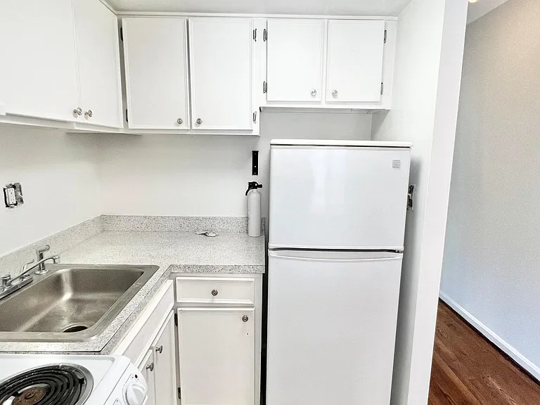4436 Macarthur Blvd NW #3A — Photo 6