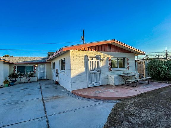 Front view of Duplex