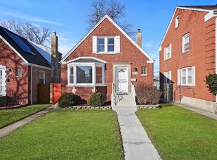8416 S Bennett Ave, Chicago, IL 60617