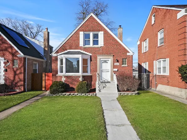 8416 S Bennett Ave, Chicago, IL 60617