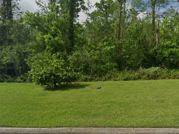 123 River Highlands Dr, Saint Amant, LA 70774