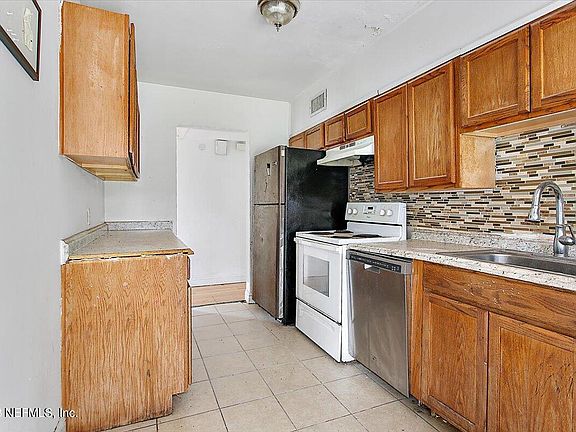 2nd image of 5742 CEDAR FOREST Drive N