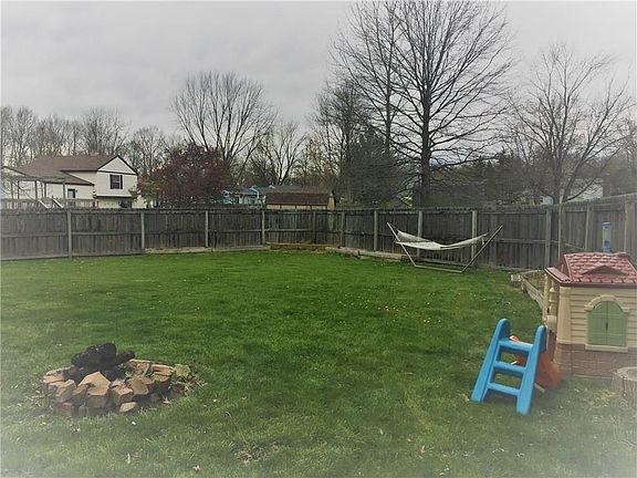 3rd image of 8714 Timberwood Dr