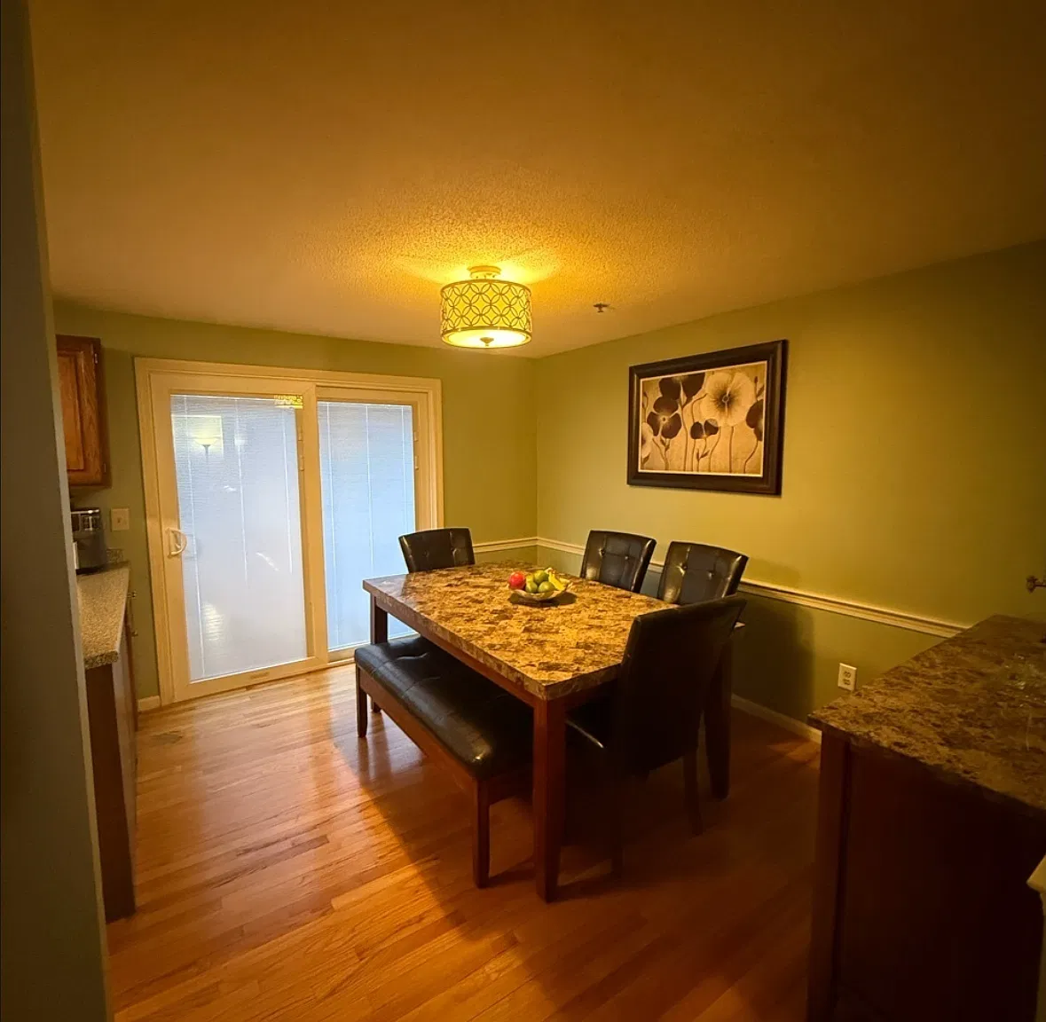 2 bed, 1.5 bath, 1172 sqft, $2,500 — Photo 3
