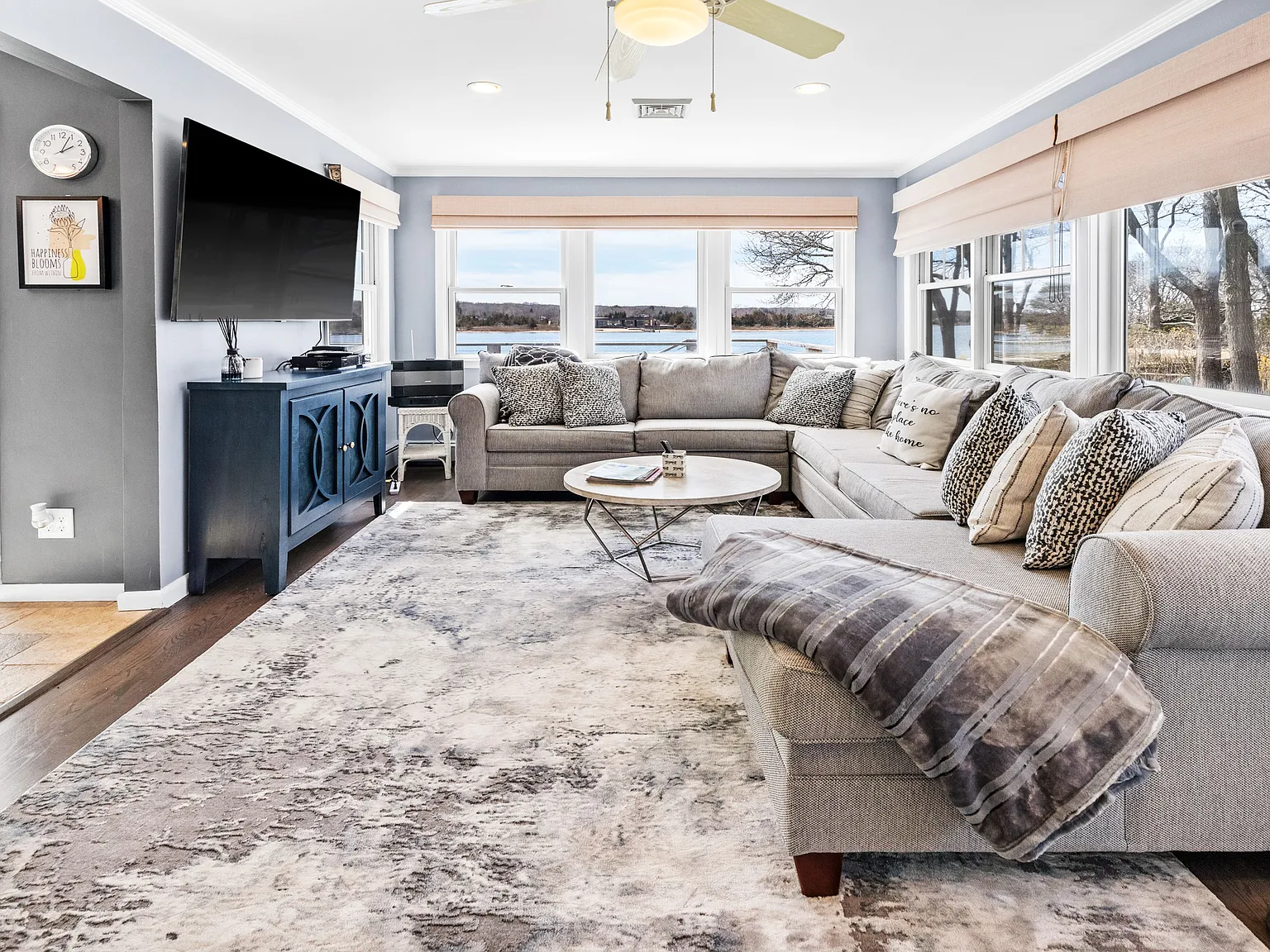 Waterfront in Sag Harbor Village! — Photo 3
