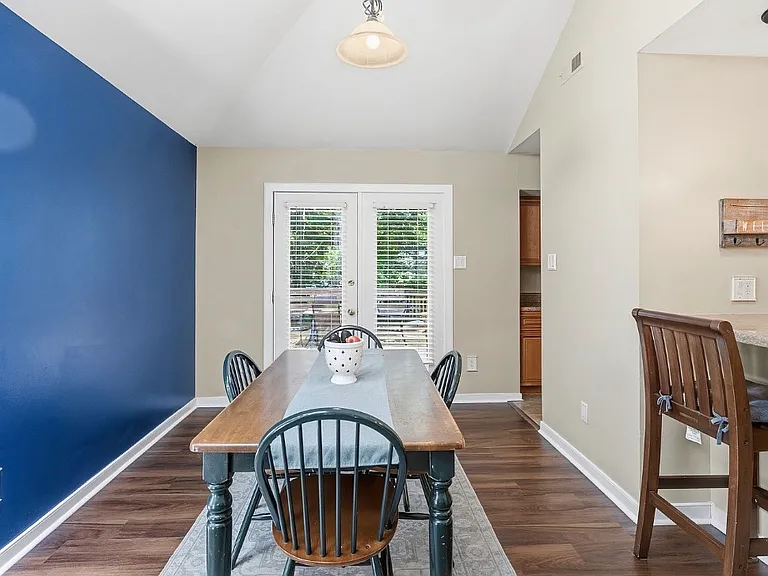 5613 Woods Walk Rd — Photo 9