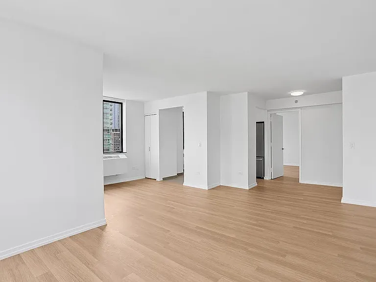 75 W End Ave #R26B — Photo 4