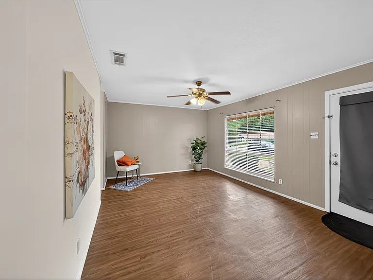 1511 Milam Dr — Photo 28