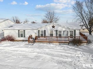 409 233rd St, Aledo, IL 61231