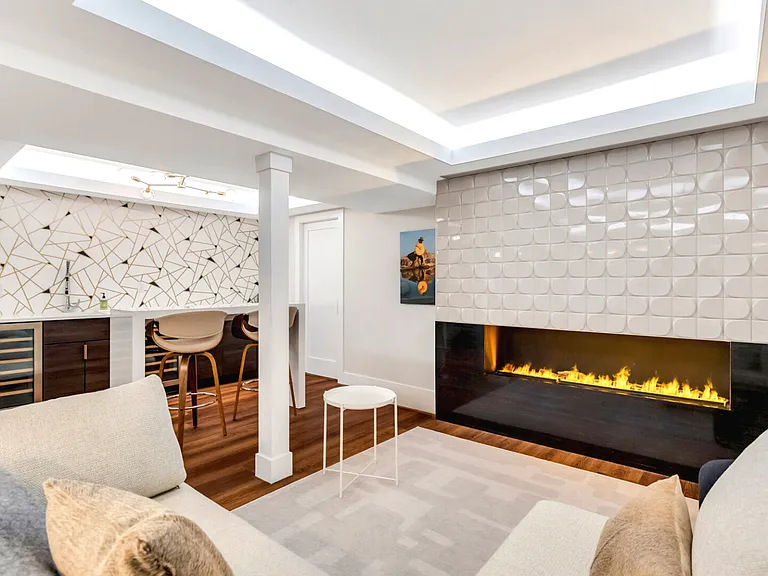39 Montauk Ave — Photo 17