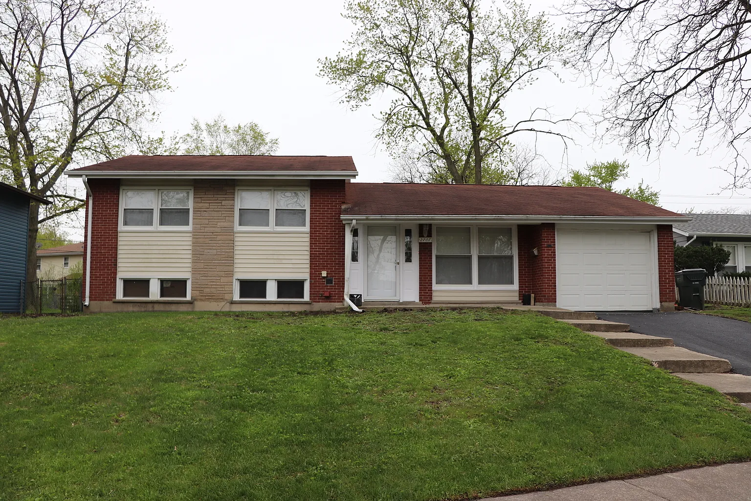 2707 Knollwood Pl photo 1