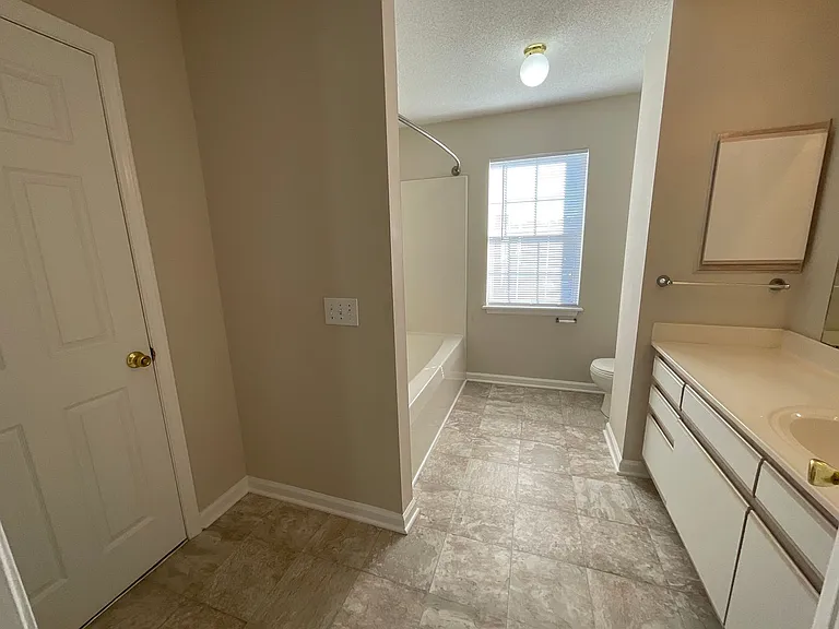 Meridian Park Apartments — Photo 32