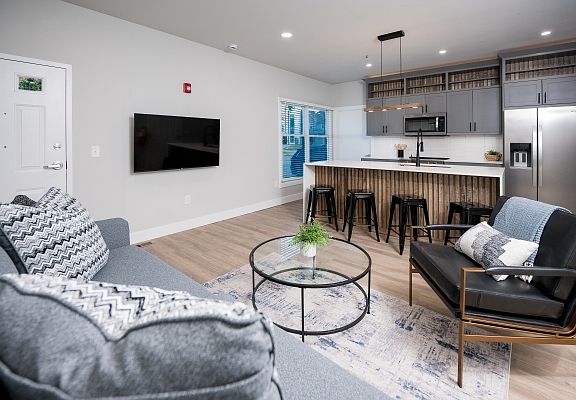 3rd image of 707 S 1st St #3