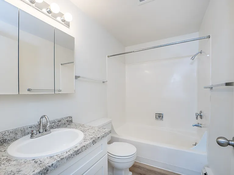 Fresh, modern Tacoma bathroom with upgraded countertop and full tub. Fresh, modern Tacoma bathroom with upgraded countertop and full tub.