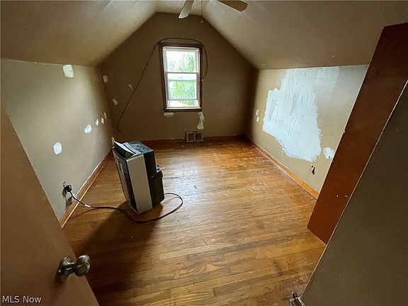 4th image of 12801 Leeila Ave