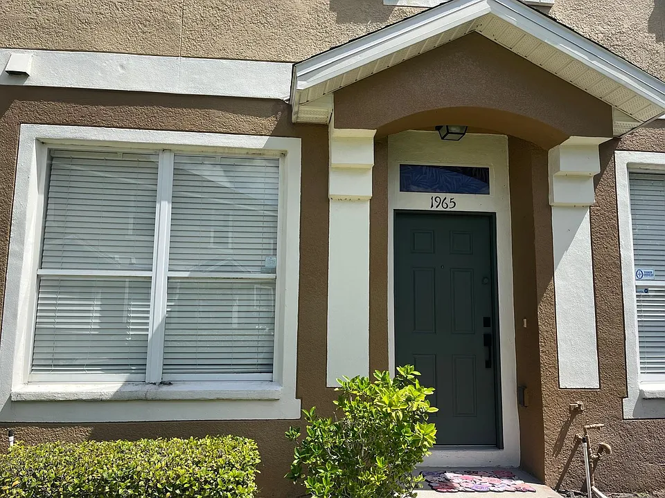 1965 Estancia Cir