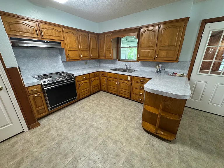 610 N Joyce St — Photo 24
