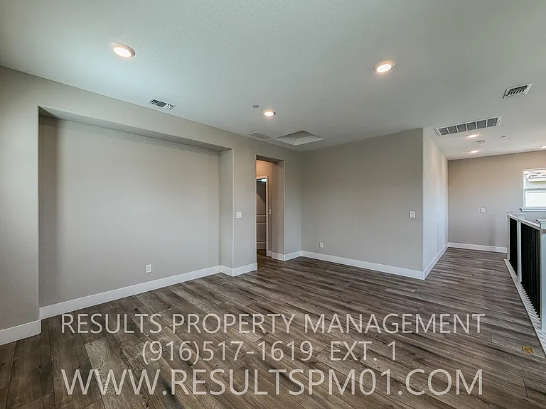 587 River St — Photo 38