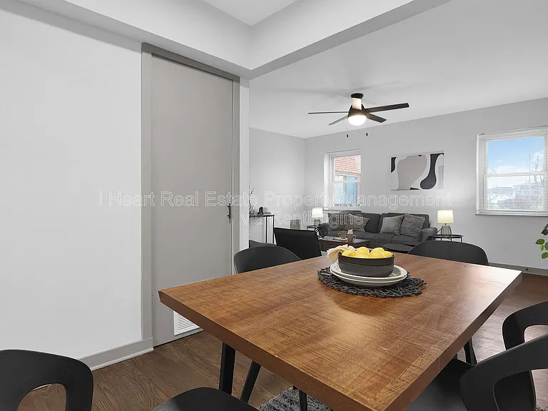 1963 W Broad St #8 — Photo 14