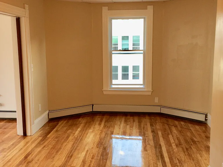 98 Walnut St #2 — Photo 5