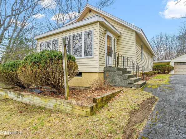 35 Dodge Street, Wynantskill, NY 12198