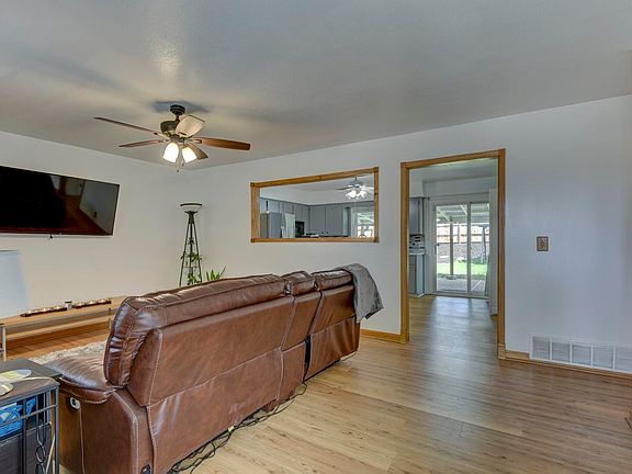 5th image of 5623 N 78th Ave