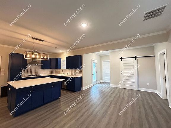 4th image of 2925 Dodson Dr