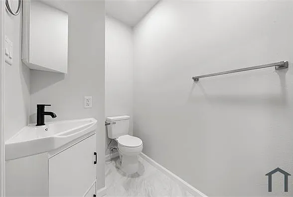 801 Avenue K — Photo 12
